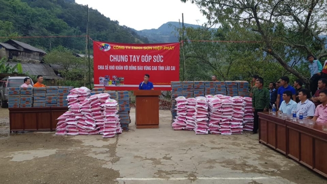 Tu-Thien-Lao-Cai-11-18-3 Hoạt động từ thiện Lào Cai 2018 - Sơn Hiệp Phát